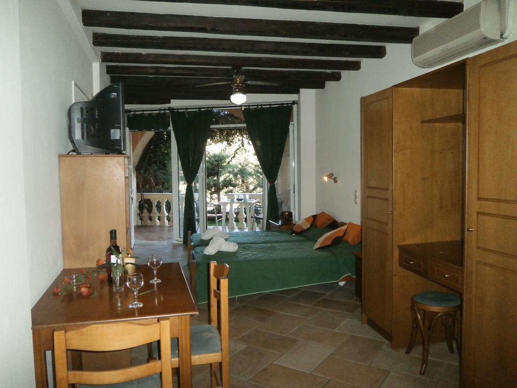 Eva Studios Kassiopi Oda fotoğraf